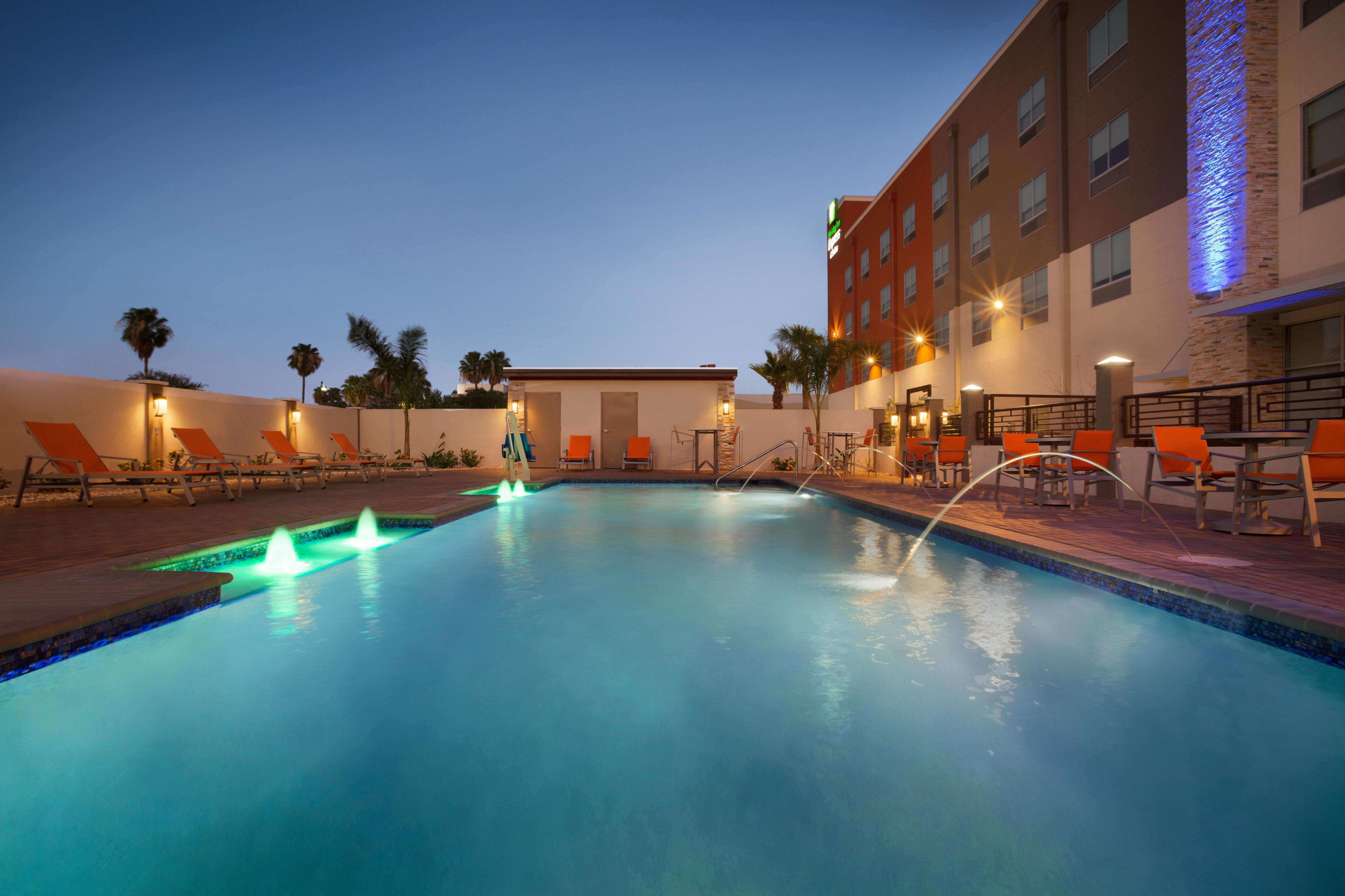 Holiday Inn Express & Suites - Mcallen - Medical Center Area By Ihg Экстерьер фото